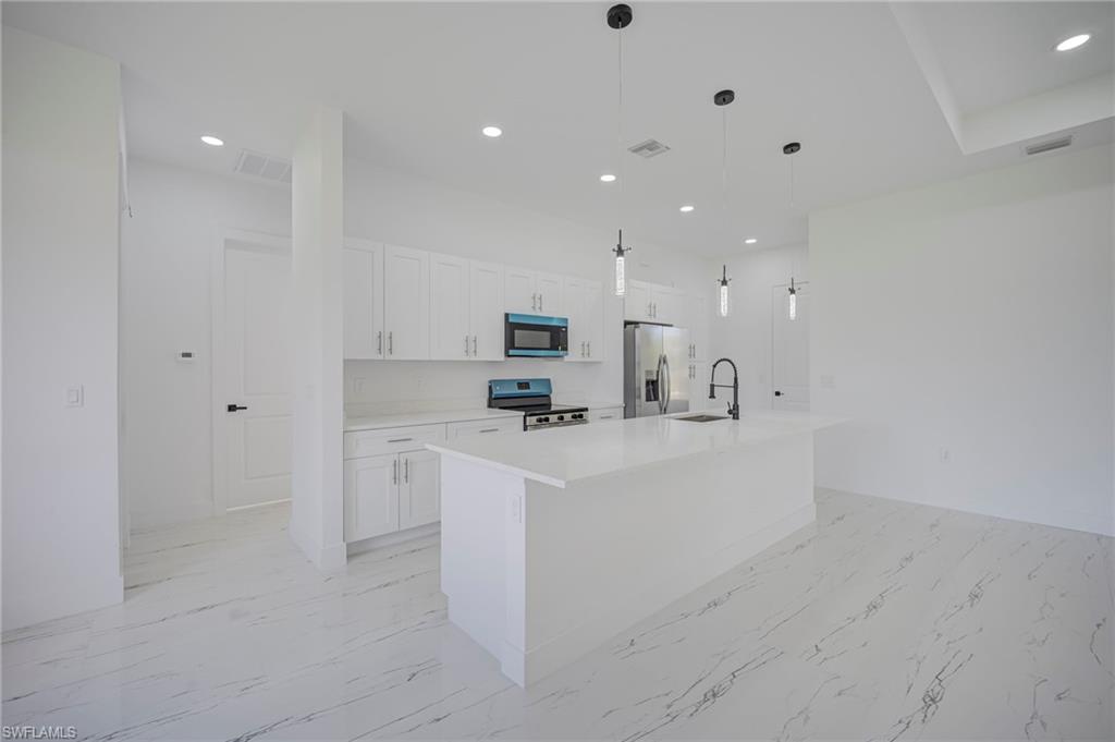 470 Laconic Ave Property Photo 7