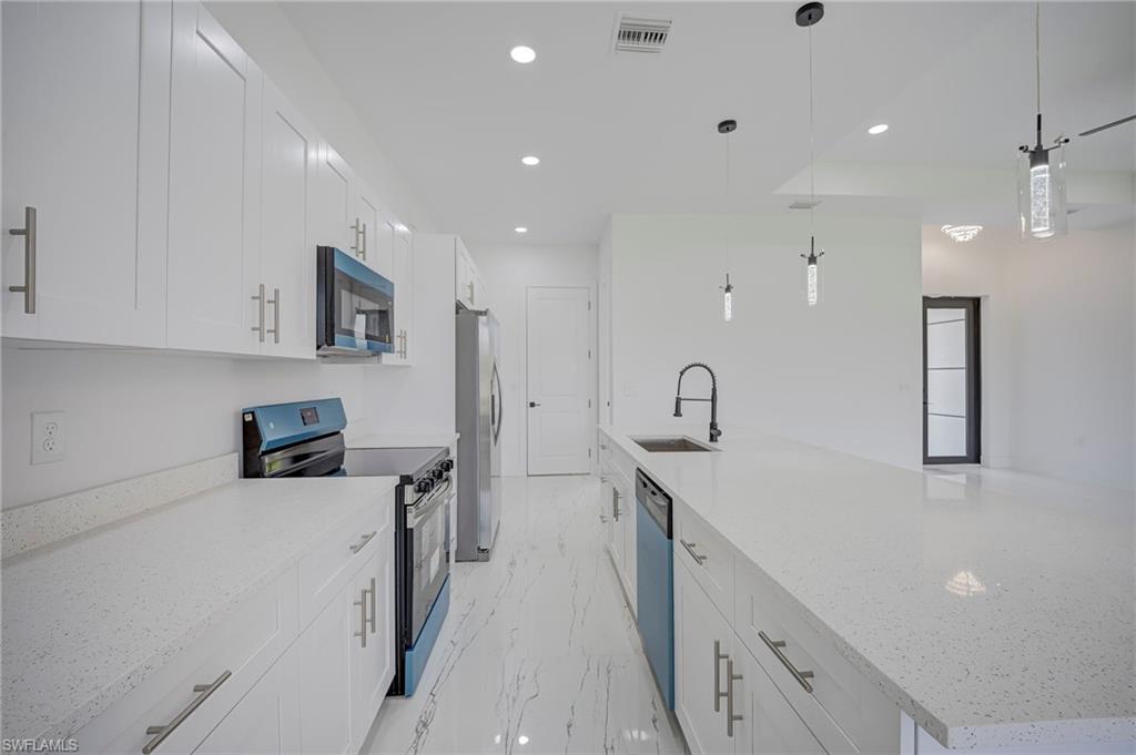 470 Laconic Ave Property Photo 8