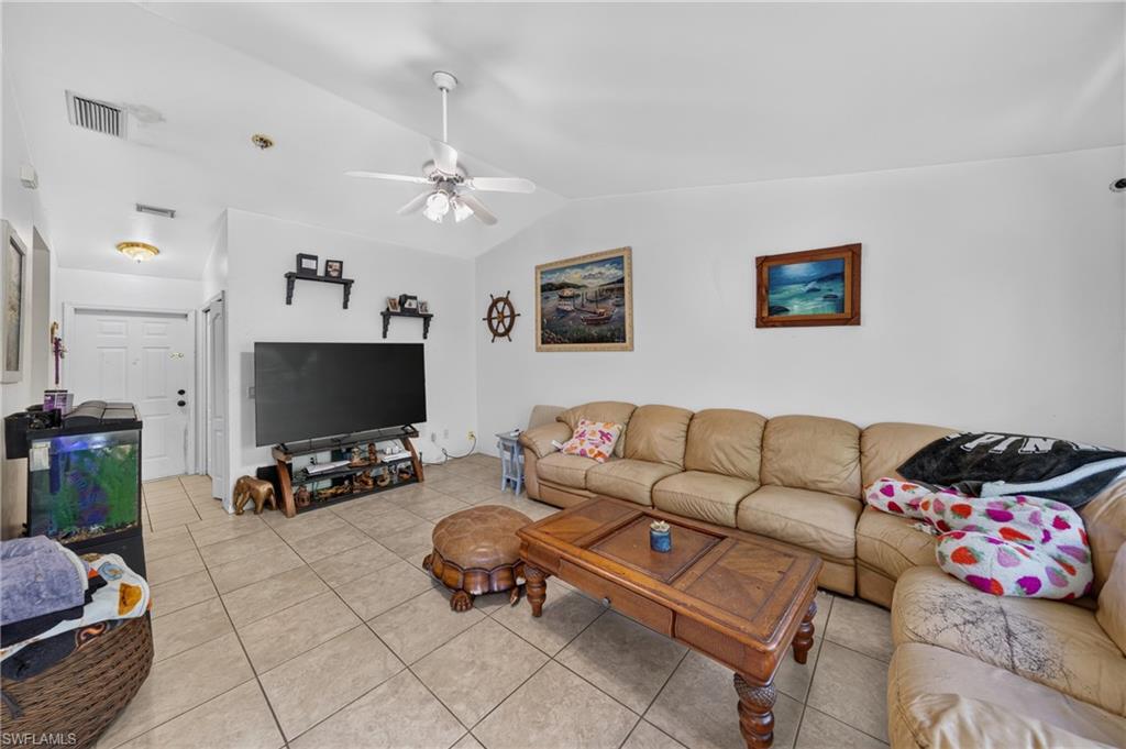 5484/5486 Birdsong Ln Property Photo 5