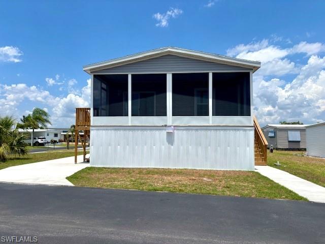 302 Shoreland Dr Property Photo 1