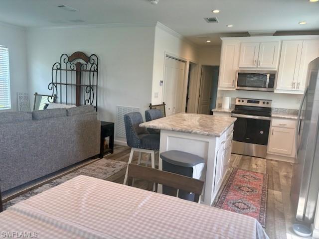 302 Shoreland Dr Property Photo 7