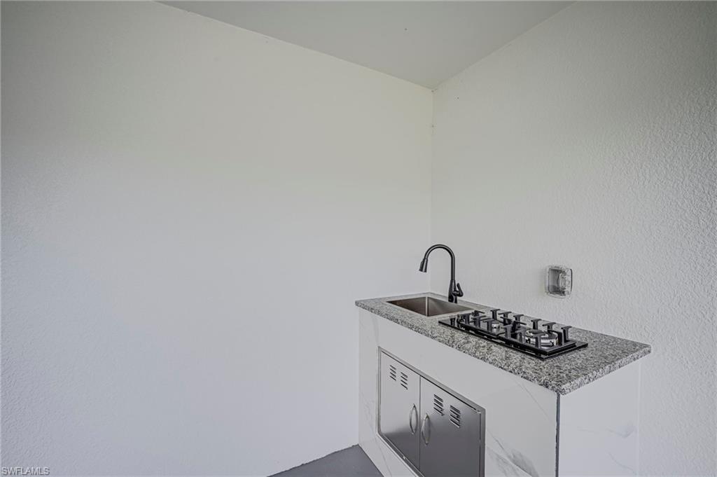 1207 Galileo St E Property Photo 27