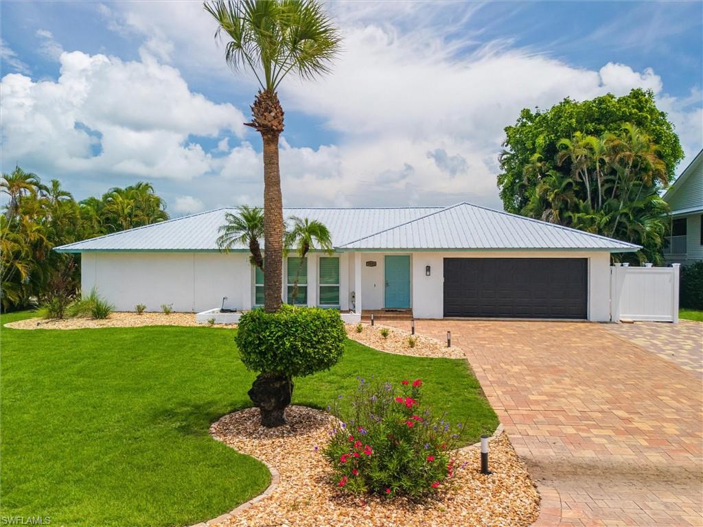 1477 Albatross Rd Property Photo 3