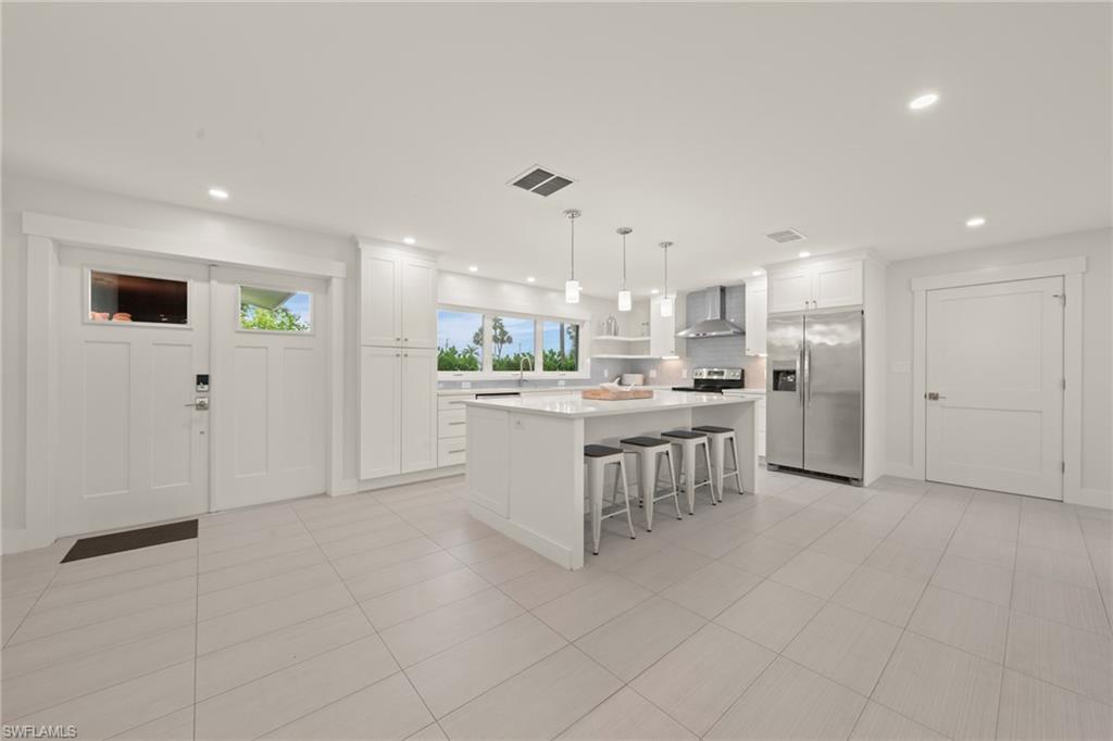 5305 Bayview Ct Property Photo 3
