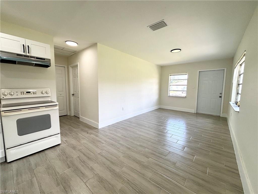 559 Wood Ave Property Photo 6