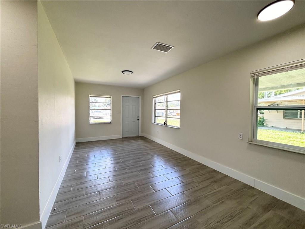 559 Wood Ave Property Photo 7