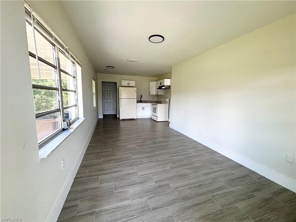 559 Wood Ave Property Photo 8