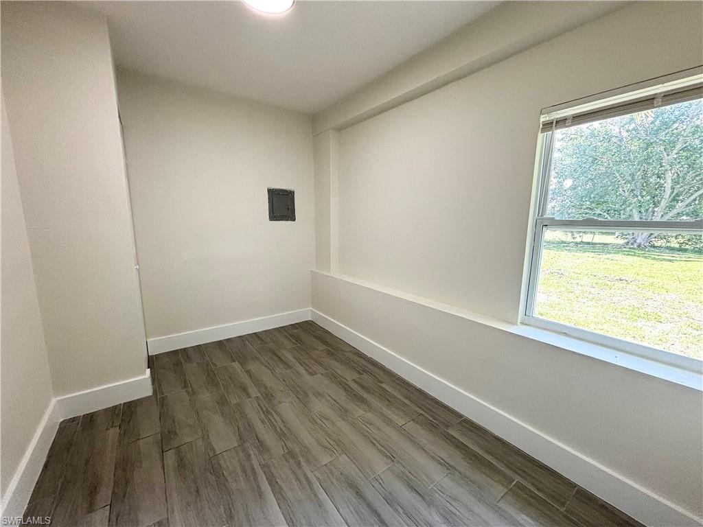 559 Wood Ave Property Photo 13