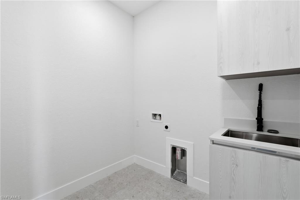 321 Ne 15th Ter Property Photo 33