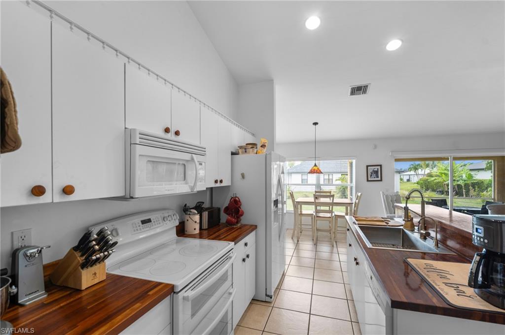 524 Tropicana Pkwy W Property Photo 4