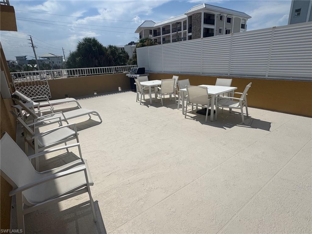 2550 Estero Blvd 12 Property Photo 6