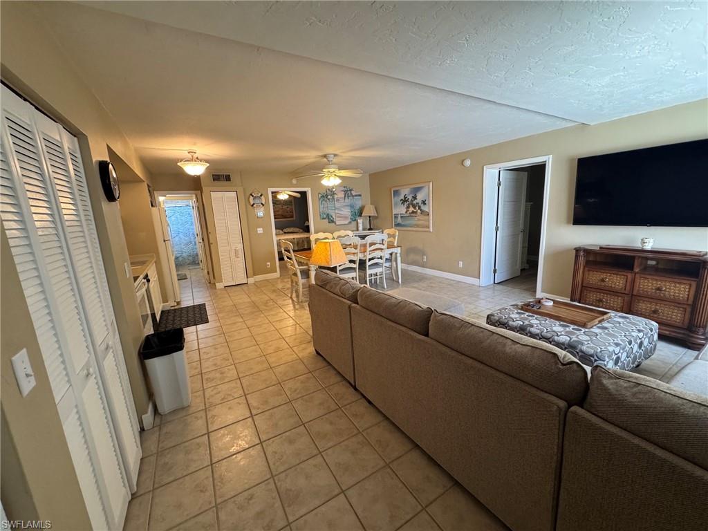 2550 Estero Blvd 12 Property Photo 9