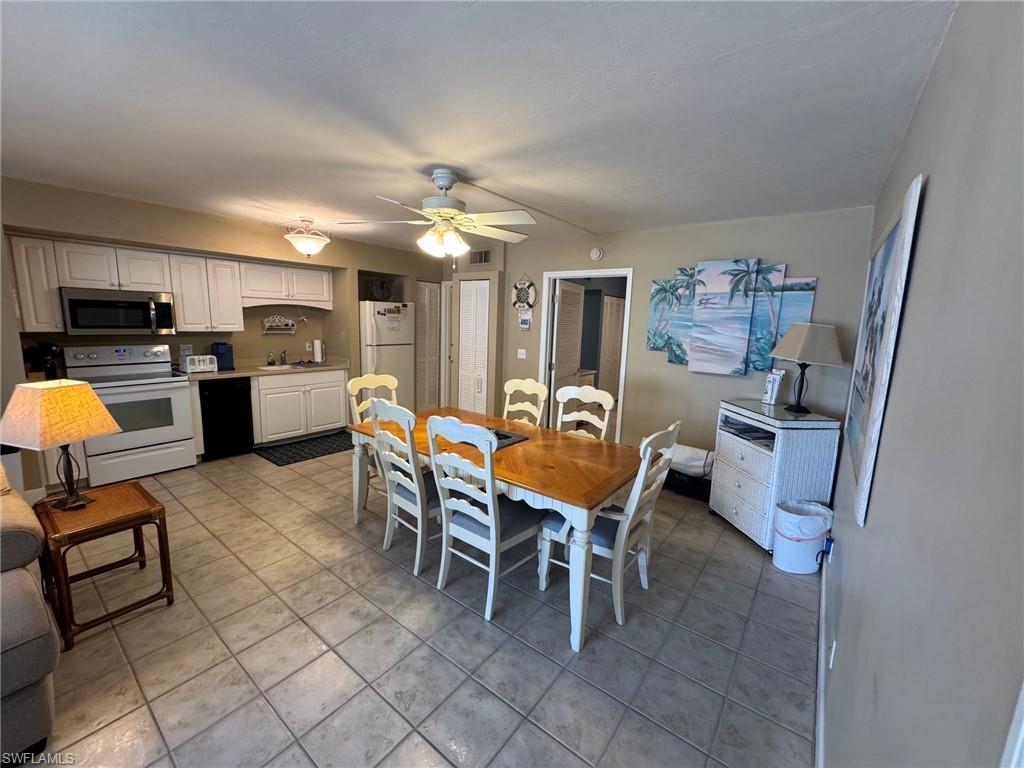 2550 Estero Blvd 12 Property Photo 11