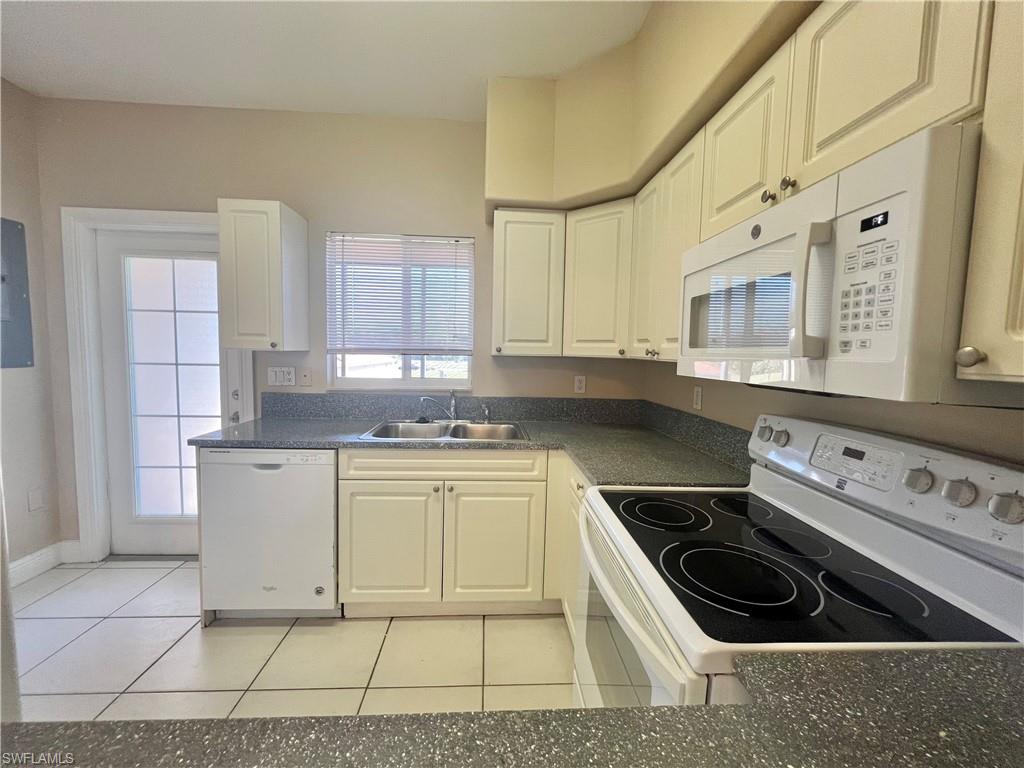 4175 Castilla Cir 203 Property Photo 3