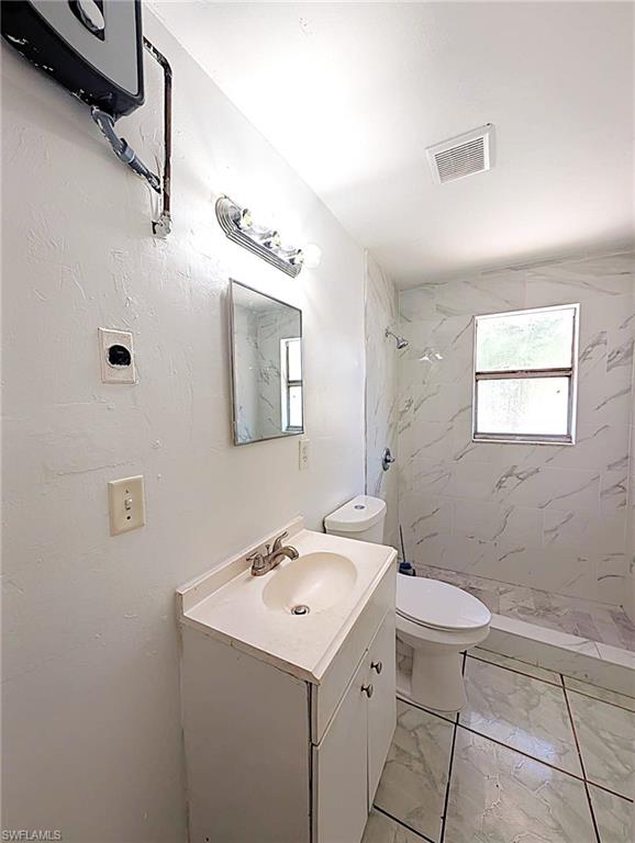 3135 Blount St Property Photo 13