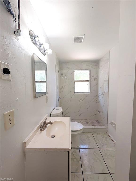 3135 Blount St Property Photo 14