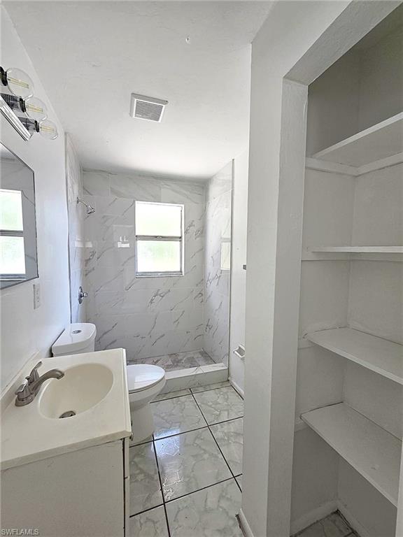 3135 Blount St Property Photo 15
