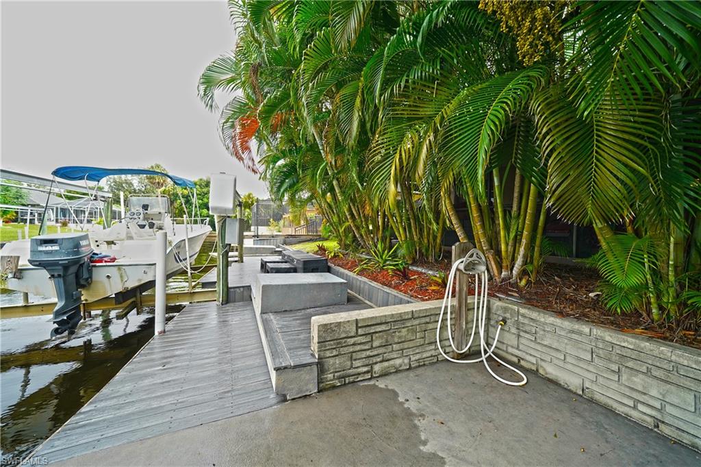 7228 Reymoor Dr Property Photo 8