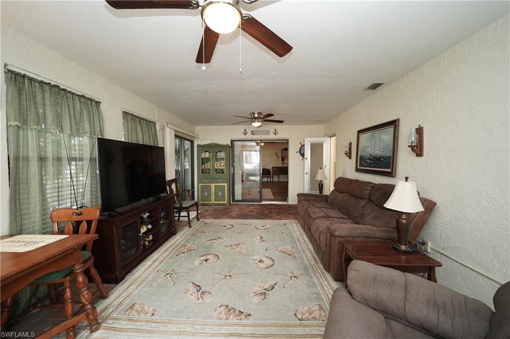 7228 Reymoor Dr Property Photo 27
