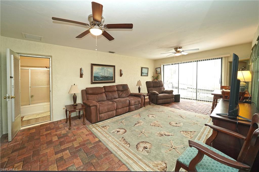 7228 Reymoor Dr Property Photo 28