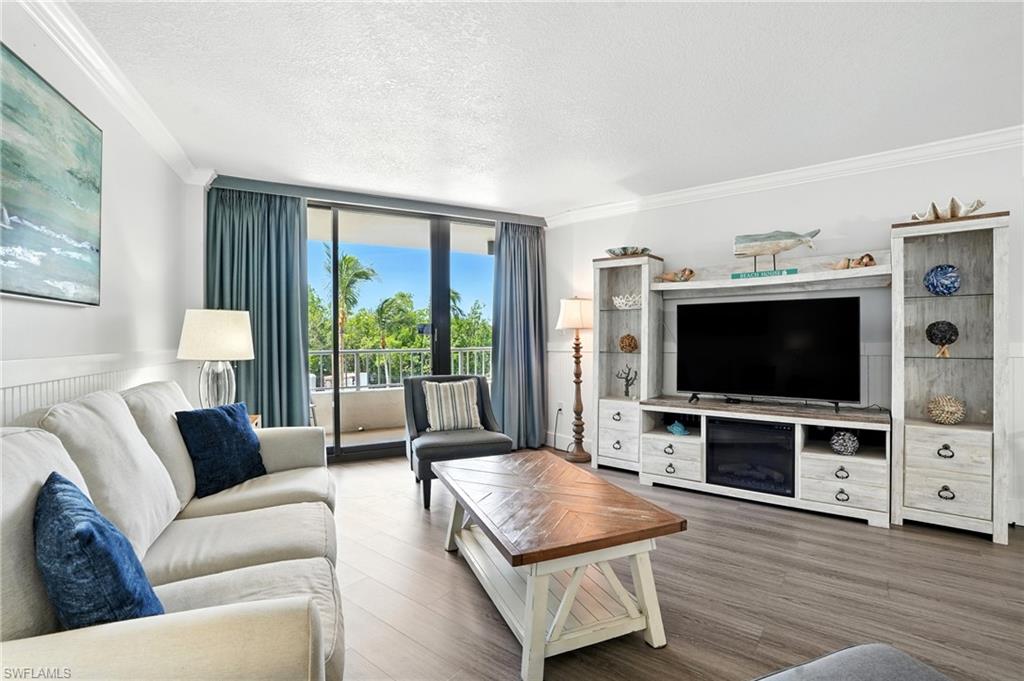 440 Seaview Ct 201 Property Photo 2