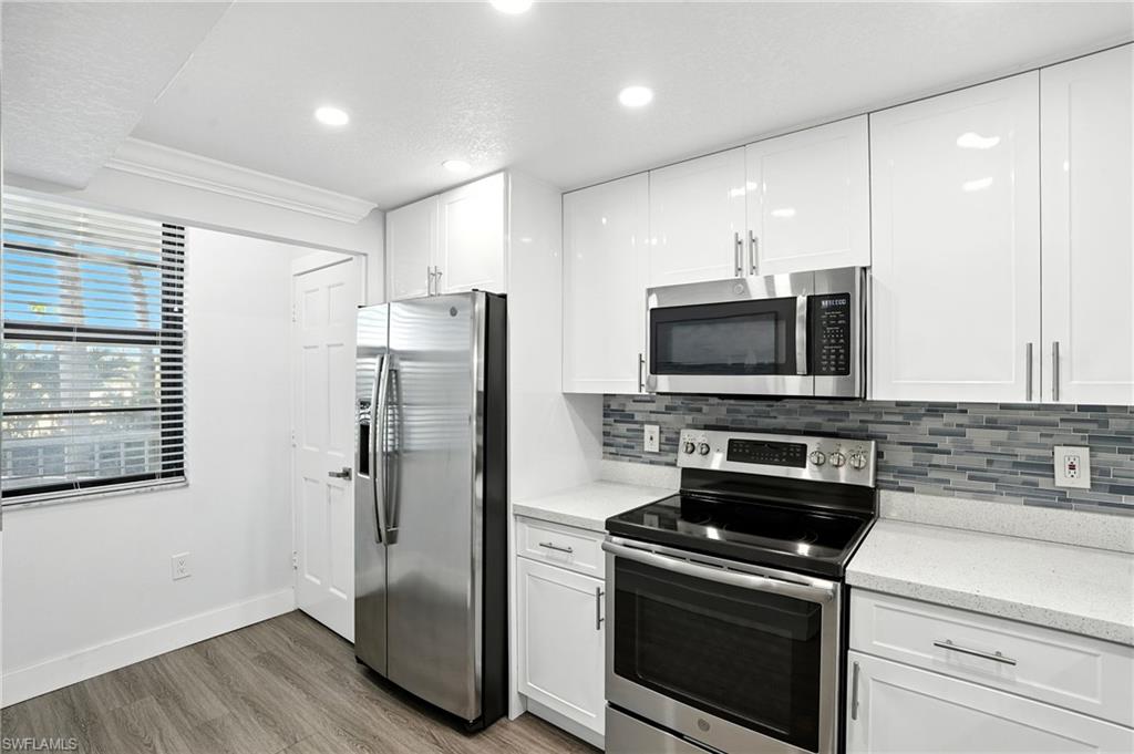 440 Seaview Ct 201 Property Photo 8