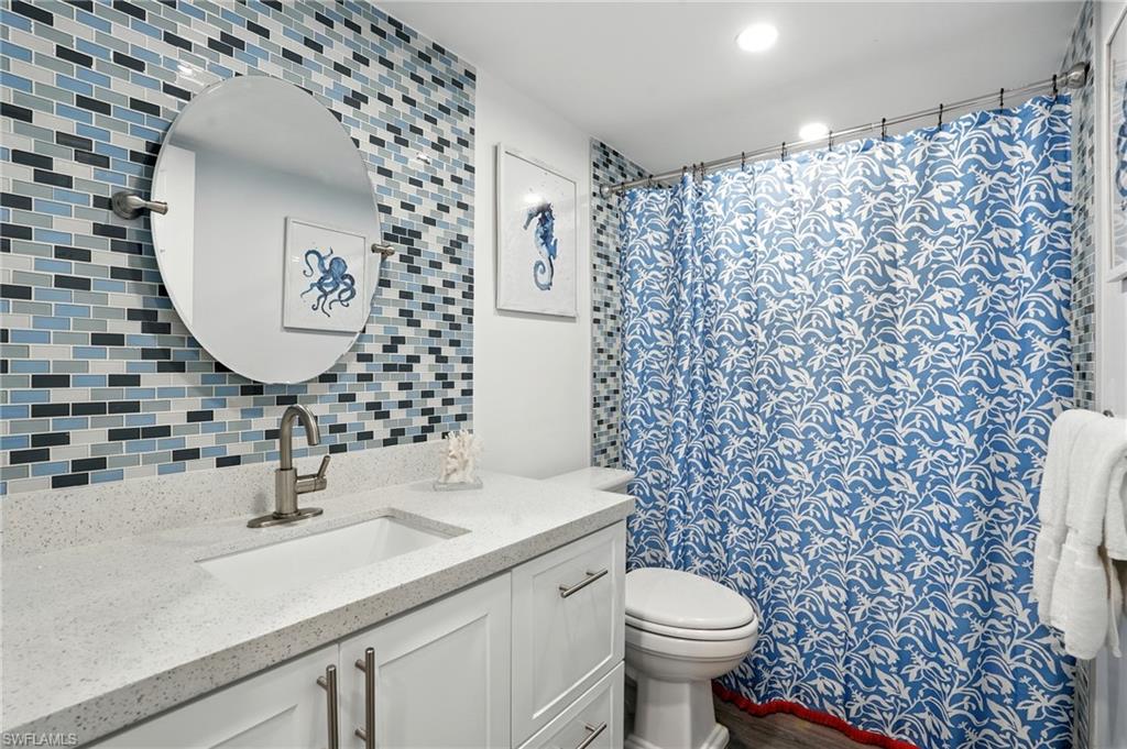 440 Seaview Ct 201 Property Photo 20