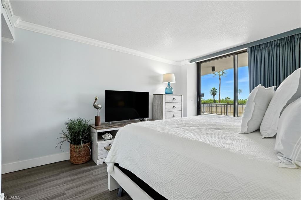 440 Seaview Ct 201 Property Photo 22