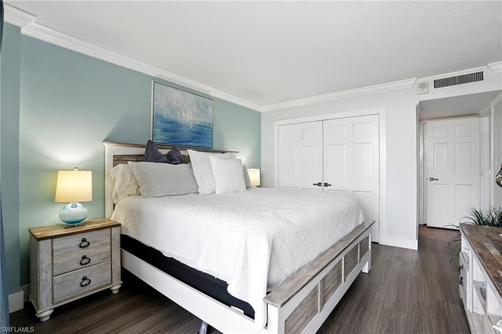 440 Seaview Ct 201 Property Photo 23