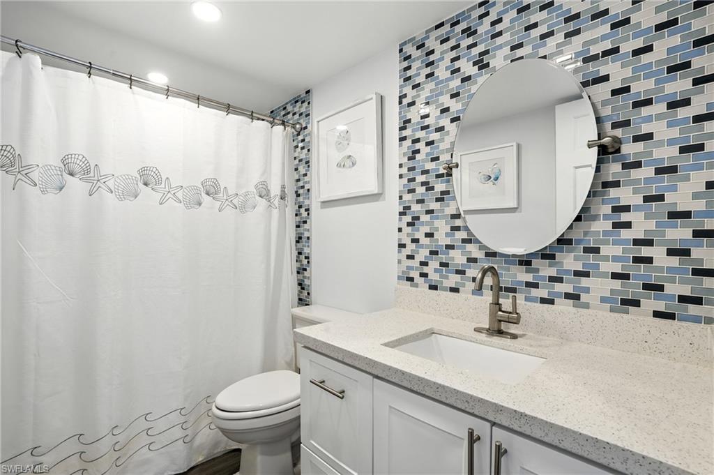 440 Seaview Ct 201 Property Photo 25