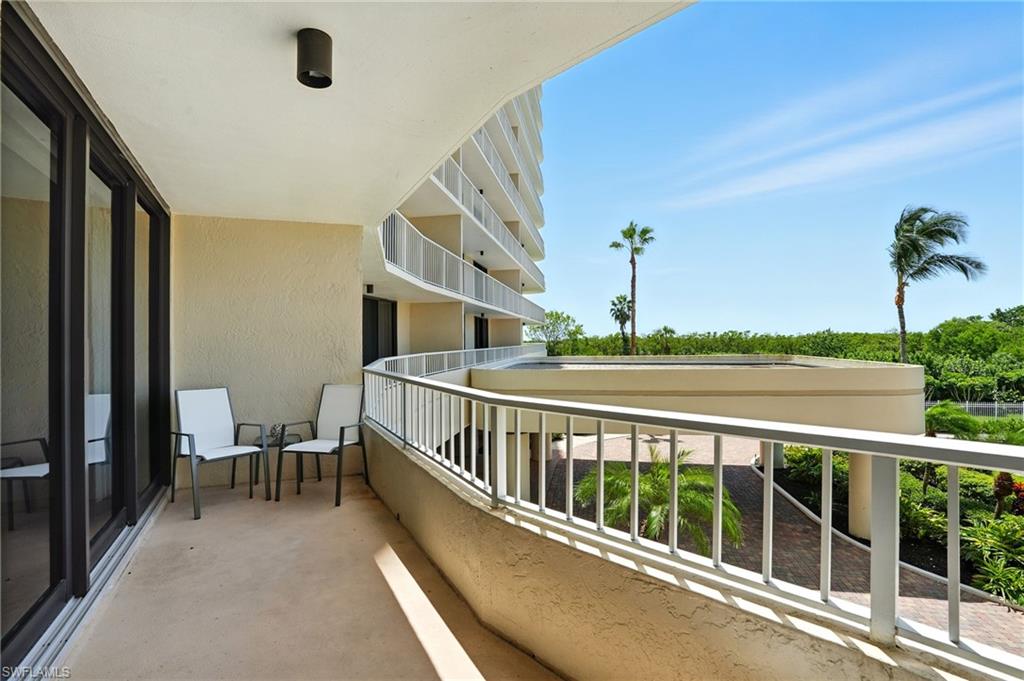 440 Seaview Ct 201 Property Photo 31