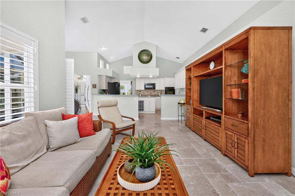 6011 Key Largo Cir Property Photo 17