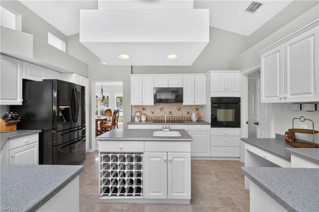 6011 Key Largo Cir Property Photo 19