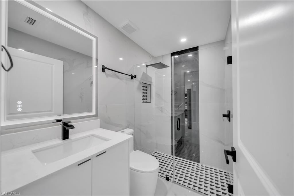 728 Glacier Ave Property Photo 11
