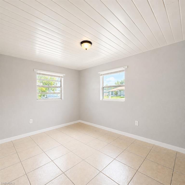 3240 Dora St Property Photo 7