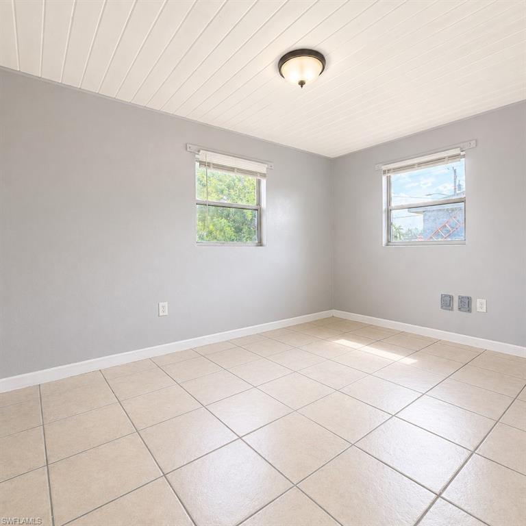 3240 Dora St Property Photo 10