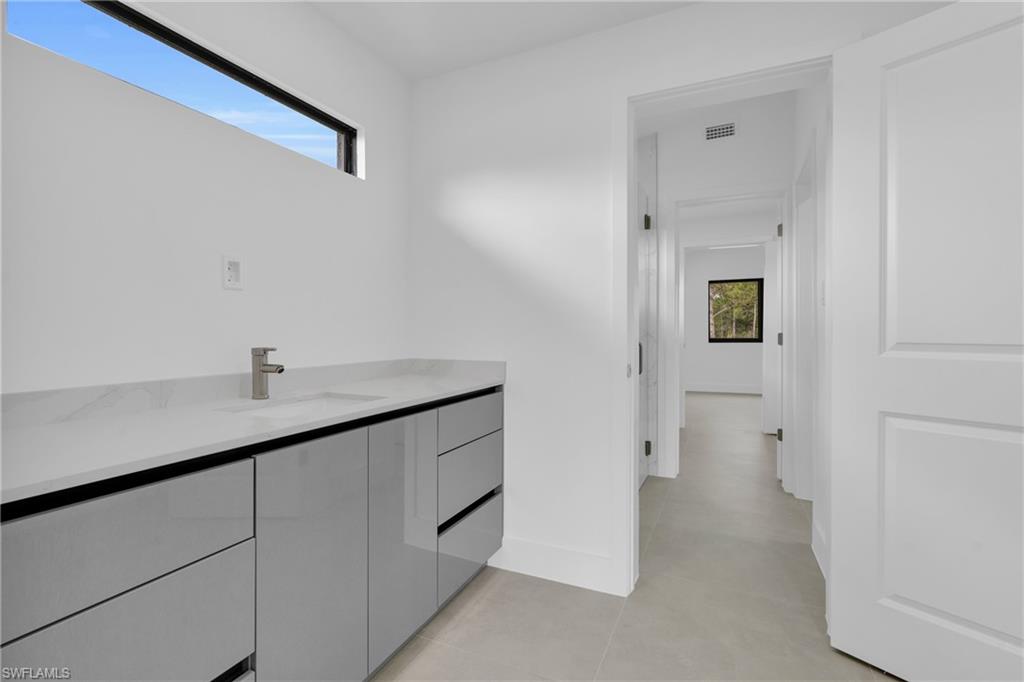 1011 State Ave Property Photo 23