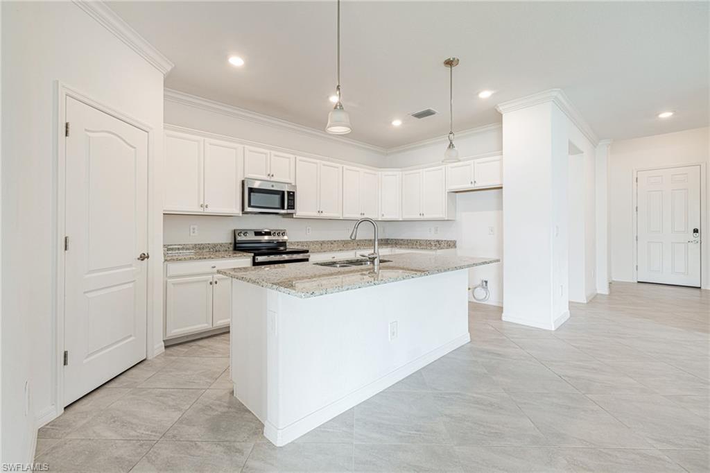14454 Cantabria Dr Property Photo 3