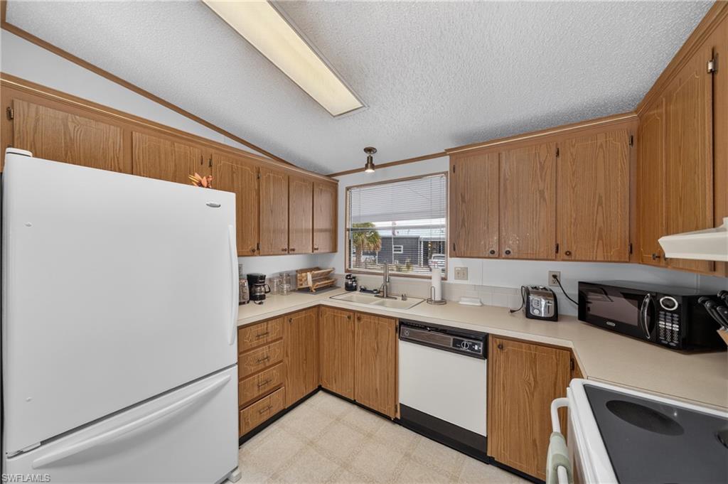 3032 Bounty Ln Property Photo 15