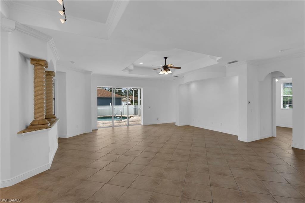 3705 Kilarney St Property Photo 3
