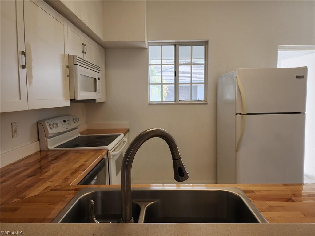 8416 Bernwood Cove Loop 1612 Property Photo 6