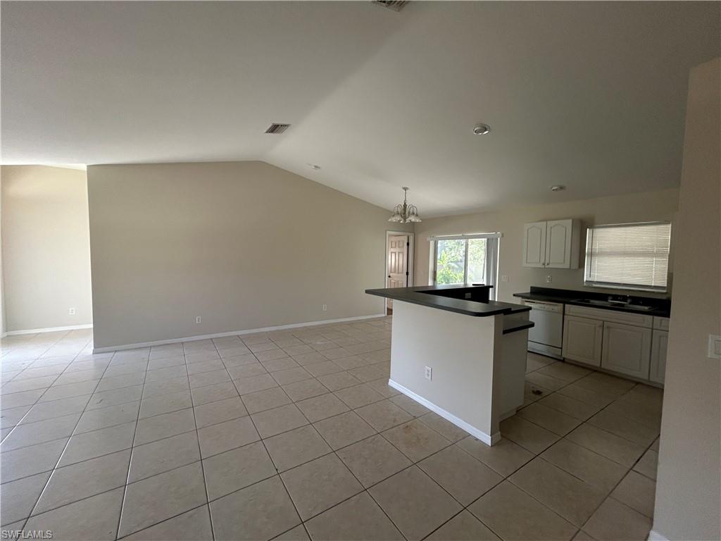 2832 Nw 4th Ter Property Photo 3