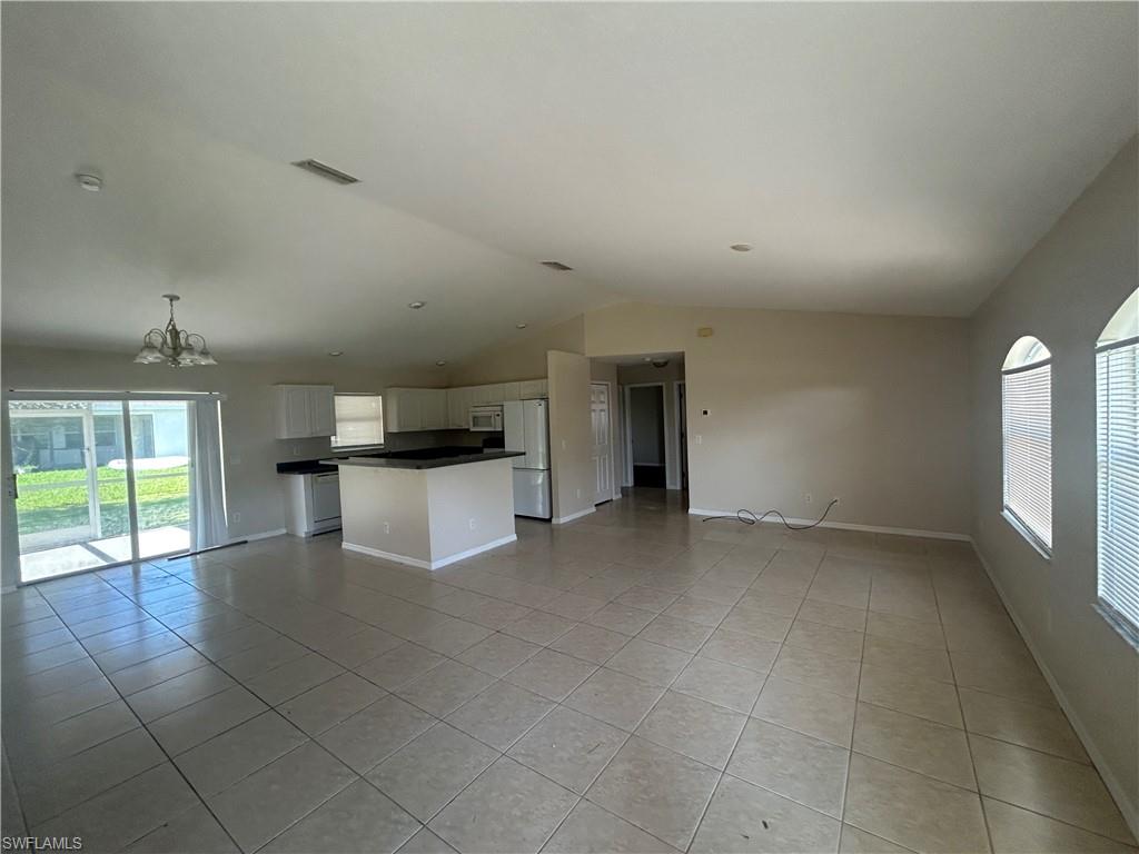 2832 Nw 4th Ter Property Photo 5
