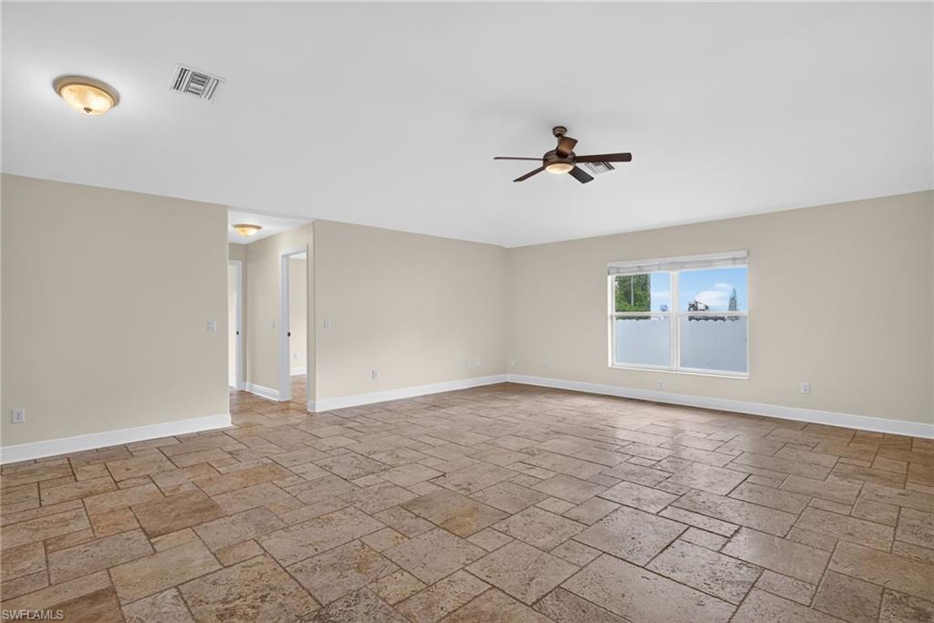 1235 Cloplon St E Property Photo 13