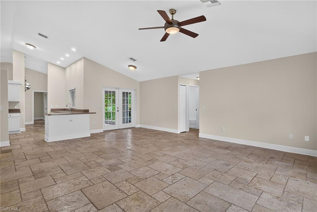 1235 Cloplon St E Property Photo 14