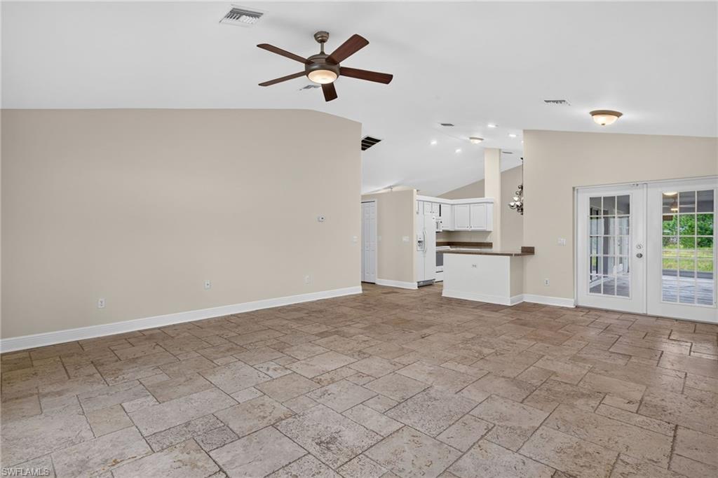 1235 Cloplon St E Property Photo 16