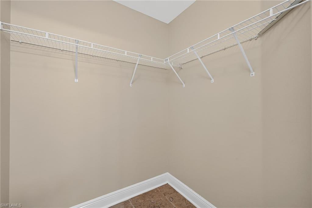 1235 Cloplon St E Property Photo 21