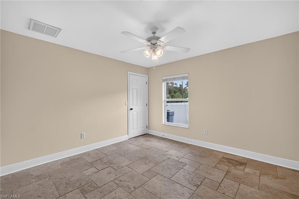 1235 Cloplon St E Property Photo 22