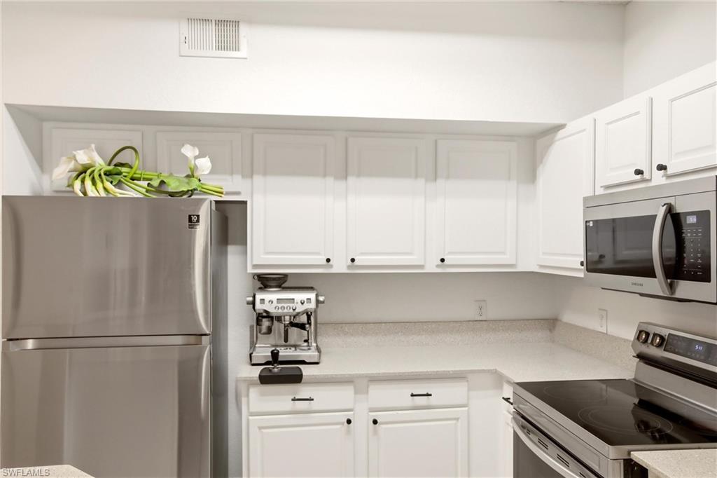 15590 Ocean Walk Cir 313 Property Photo 5