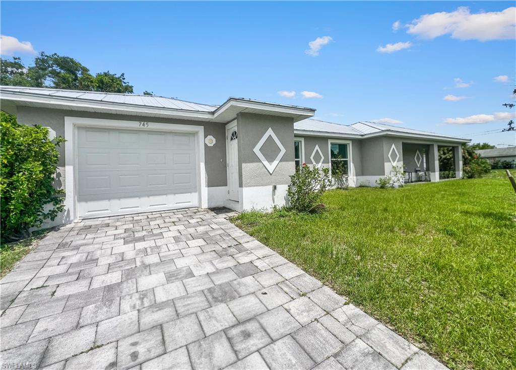 745 Harry Ave S Property Photo 3